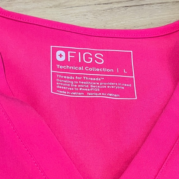 Figs hot pink scrub set - Picture 3 of 5